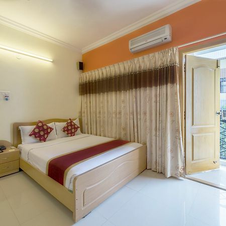 Hotel Raj Comforts -Golf View Bangalore Exterior photo