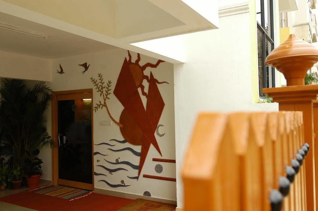 Hotel Raj Comforts -Golf View Bangalore Exterior photo