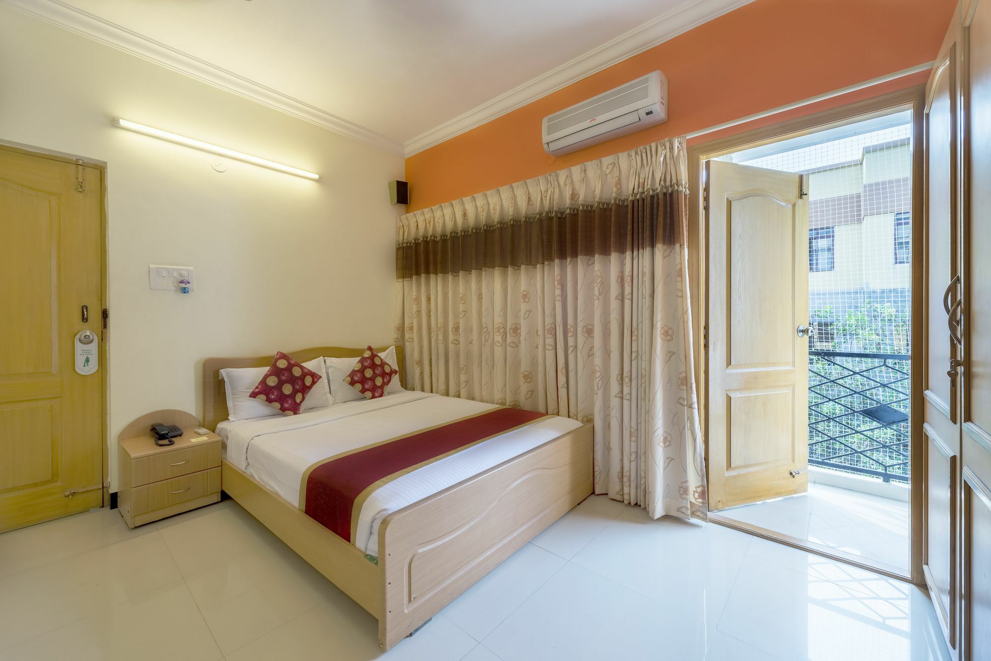 Hotel Raj Comforts -Golf View Bangalore Exterior photo